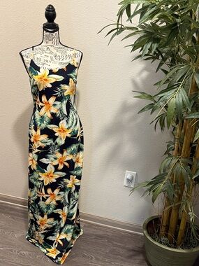 iris flower asymmetric sheath maxi dress | Dresses | Iris Floral Gardens Slit Bodycon Womens Size Small embodying the tension between